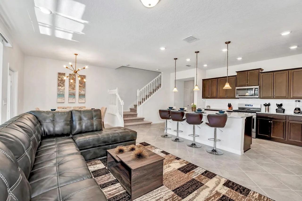 7439 Oakmoss Loop Villa Davenport