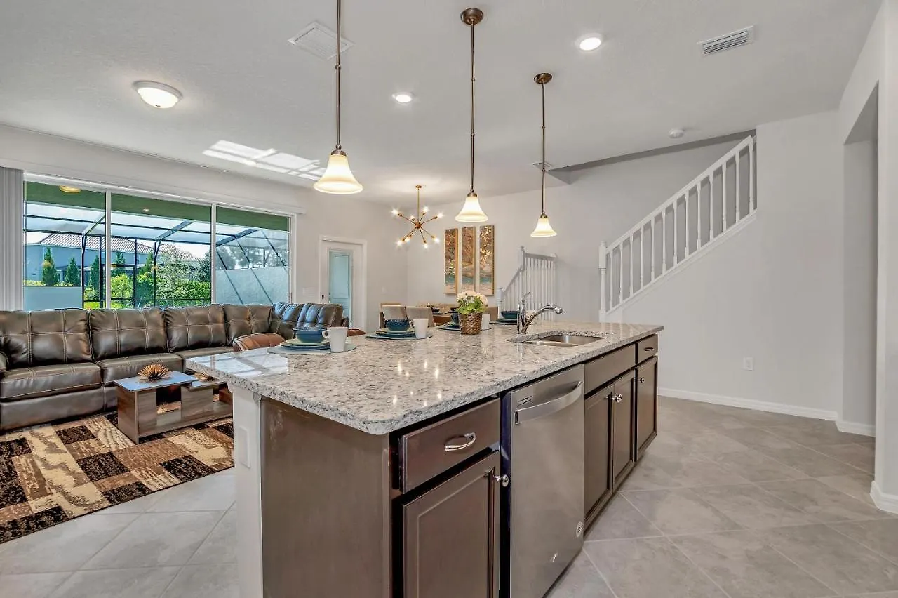 7439 Oakmoss Loop Villa Davenport United States