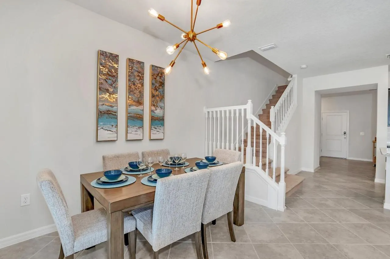7439 Oakmoss Loop Villa Davenport United States