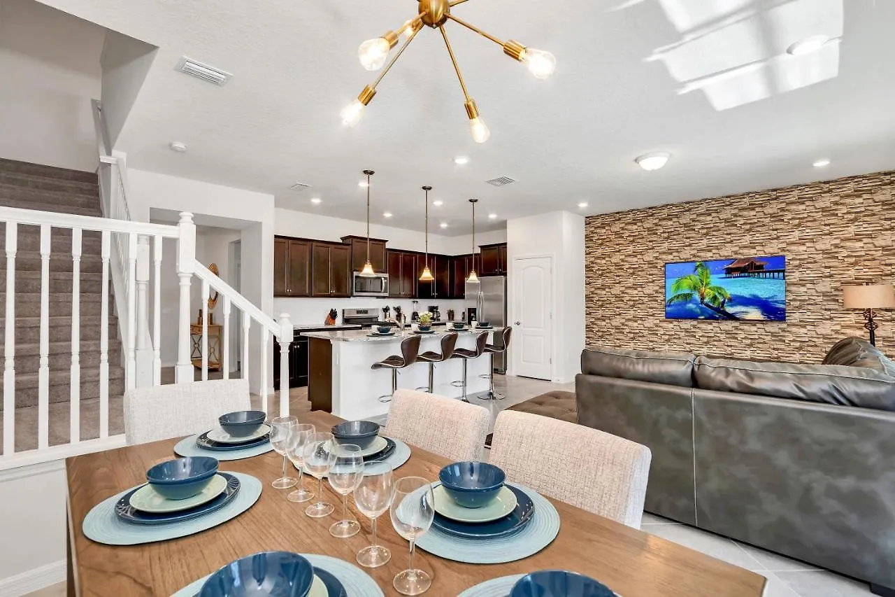 7439 Oakmoss Loop Villa Davenport United States