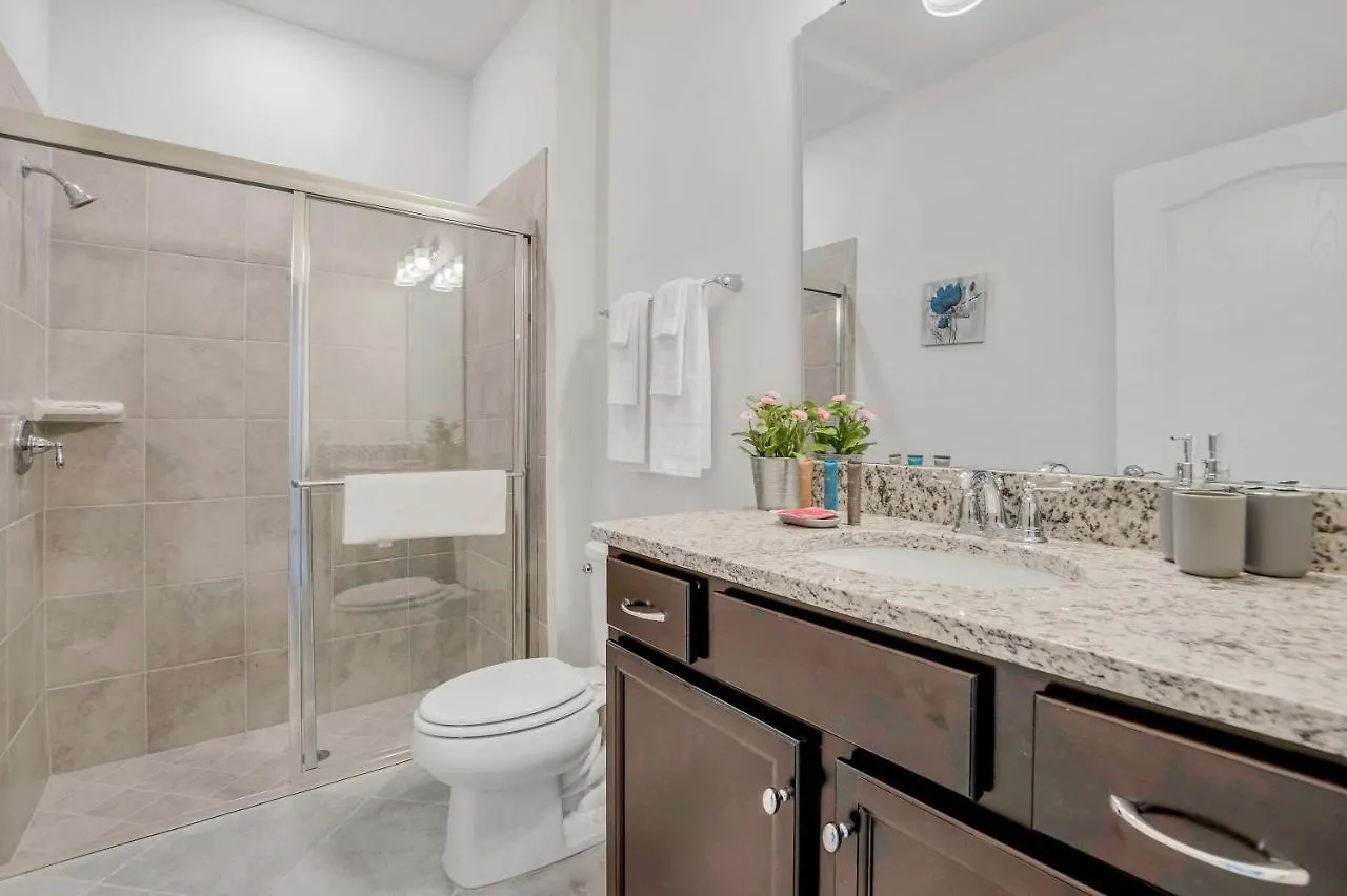 7439 Oakmoss Loop Villa Davenport