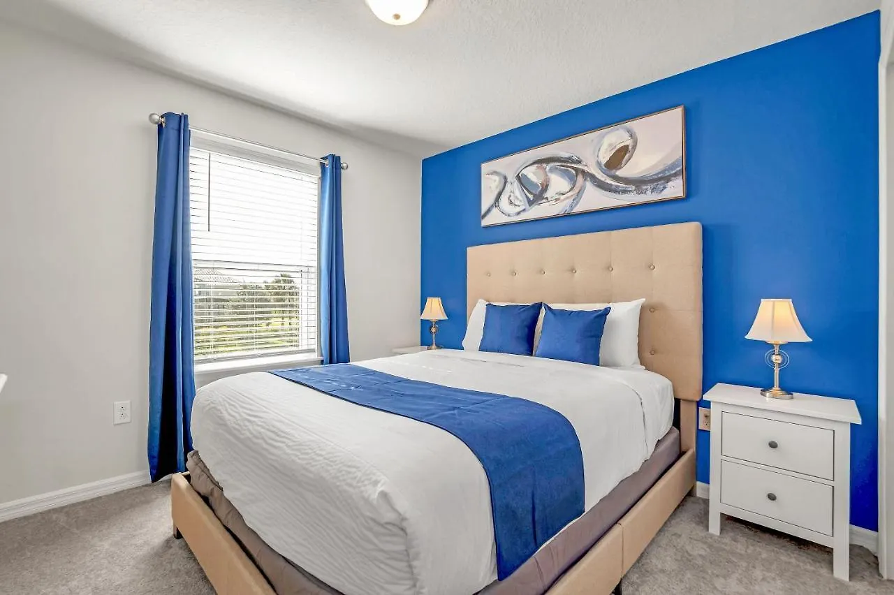 7439 Oakmoss Loop Villa Davenport
