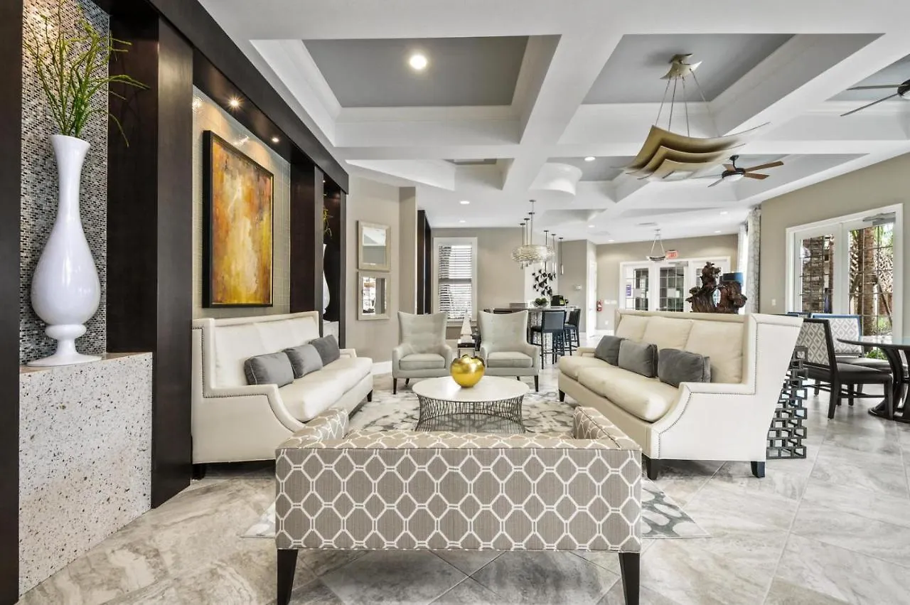 7439 Oakmoss Loop Villa Davenport