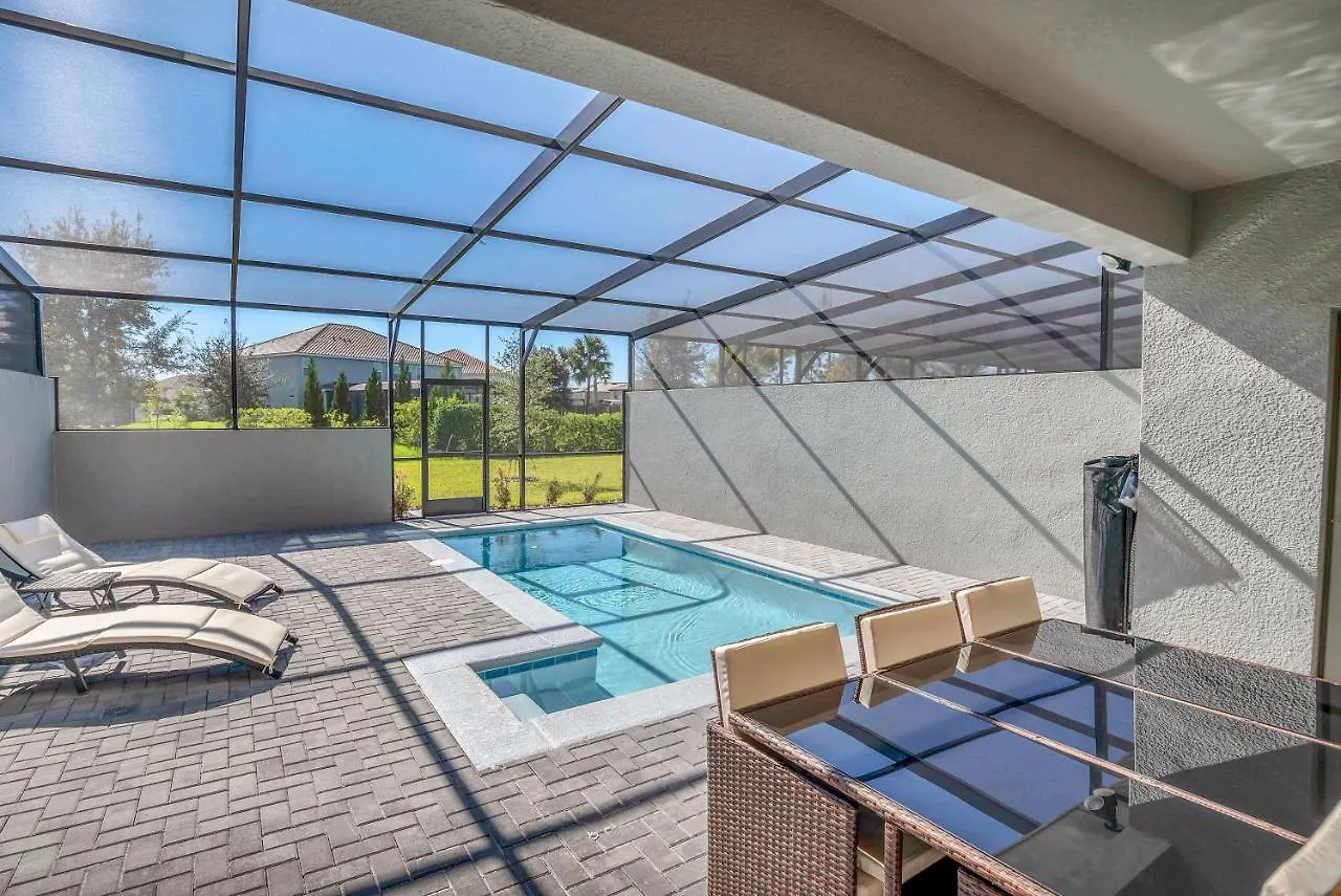 7439 Oakmoss Loop Villa Davenport