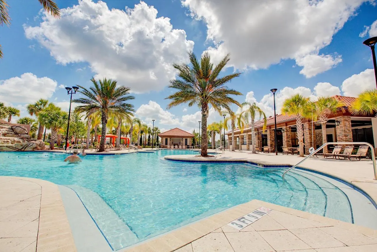 7439 Oakmoss Loop Villa Davenport